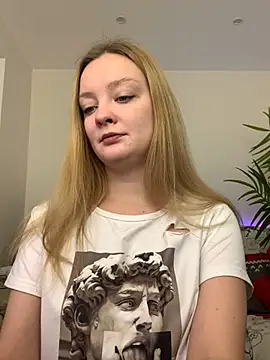 Snapshot of Radiants_two chatting on December 11, 2024, 4:28 am Radiants two online show from December 11, 2024, 4:28 am