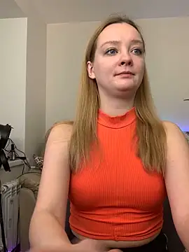 Snapshot of Radiants_two chatting on December 12, 2024, 3:21 am Radiants two online show from December 12, 2024, 3:21 am