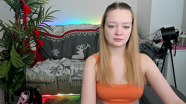 Snapshot of Radiants_two chatting on December 14, 2024, 8:40 pm Radiants two online show from December 14, 2024, 8:40 pm