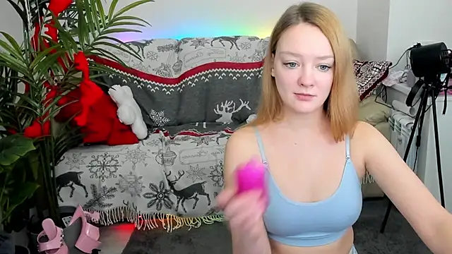 Snapshot of Radiants_two chatting on December 18, 2024, 9:18 pm Radiants two online show from December 18, 2024, 9:18 pm