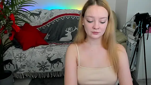 Snapshot of Radiants_two chatting on December 19, 2024, 8:55 pm Radiants two online show from December 19, 2024, 8:55 pm