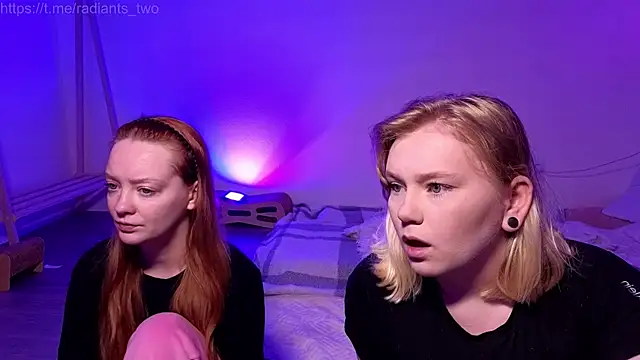 Snapshot of Radiants_two chatting on September 14, 2025, 2:11 am Radiants two online show from September 14, 2025, 2:11 am