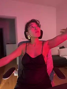 Snapshot of IzanamiTime chatting on December 16, 2025, 3:22 am IzanamiTime online show from December 16, 2025, 3:22 am