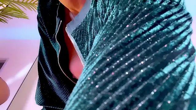 Snapshot of IzanamiTime chatting on December 20, 2025, 4:08 am IzanamiTime online show from December 20, 2025, 4:08 am