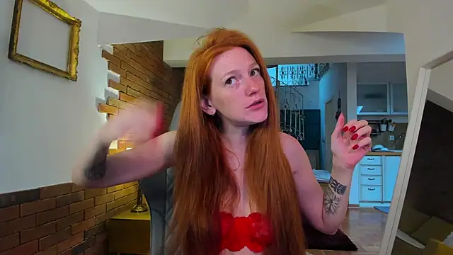 Snapshot of Aliceginger99 chatting on November 3, 2025, 6:25 am Aliceginger99 online show from November 3, 2025, 6:25 am