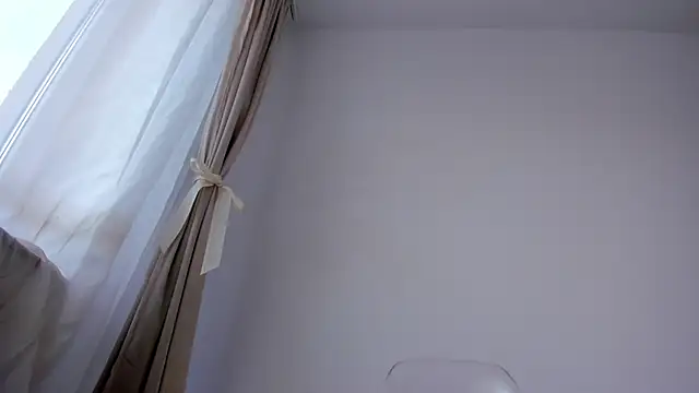 angeloflovee online show from February 13, 2026, 7:37 am