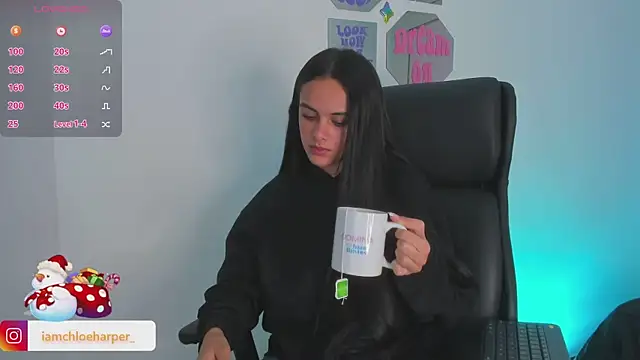 ChloeHarper  online show from December 29, 2024, 1:38 pm