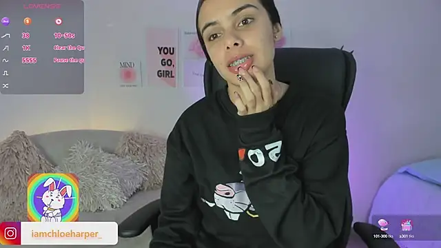 ChloeHarper  online show from March 4, 2025, 2:21 pm