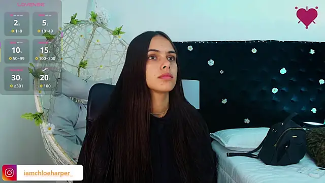 ChloeHarper  online show from September 15, 2025, 1:33 pm