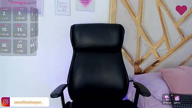 ChloeHarper  online show from October 17, 2025, 7:05 pm