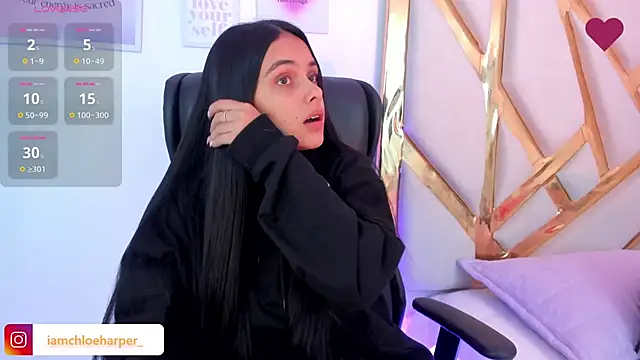 ChloeHarper  online show from November 13, 2025, 6:40 pm