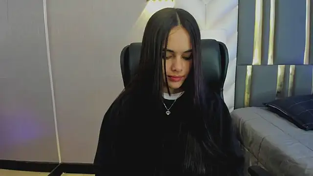 Snapshot of ChloeHarper_ chatting on April 16, 2026, 12:17 pm ChloeHarper online show from April 16, 2026, 12:17 pm