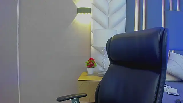 ChloeHarper  online show from July 17, 2026, 11:50 am