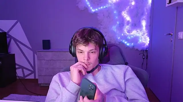 DENIS HERE online show from December 19, 2024, 4:35 pm