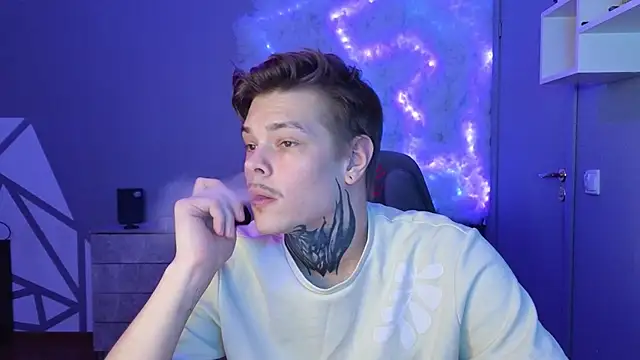 DENIS HERE online show from January 1, 2025, 1:37 pm