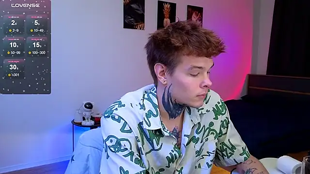 Snapshot of DENIS_HERE chatting on December 20, 2025, 4:03 pm DENIS HERE online show from December 20, 2025, 4:03 pm