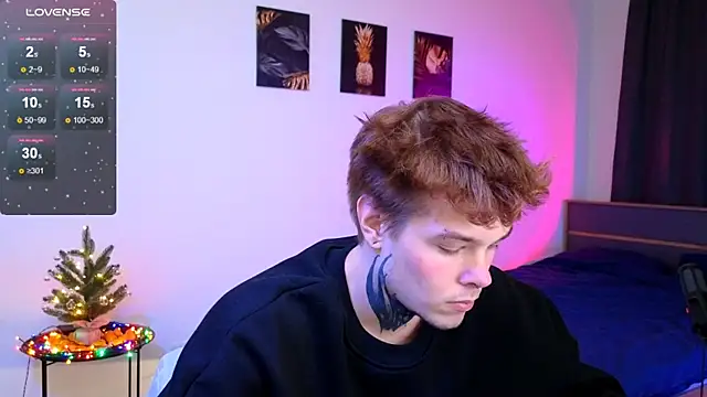 Snapshot of DENIS_HERE chatting on December 21, 2025, 2:57 pm DENIS HERE online show from December 21, 2025, 2:57 pm