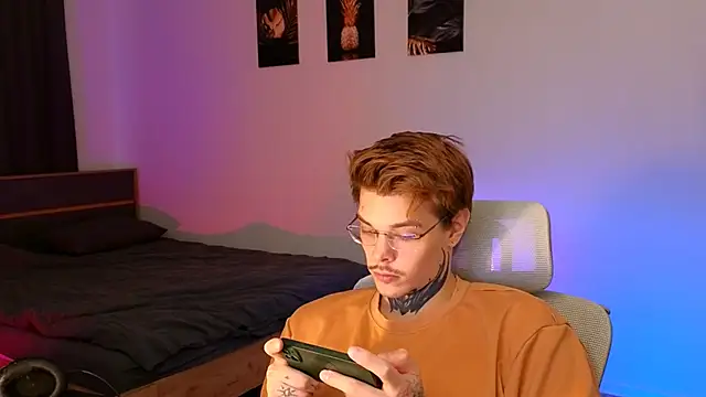 Snapshot of DENIS_HERE chatting on January 13, 2026, 12:21 pm DENIS HERE online show from January 13, 2026, 12:21 pm