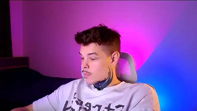 Snapshot of DENIS_HERE chatting on February 12, 2026, 4:02 pm DENIS HERE online show from February 12, 2026, 4:02 pm