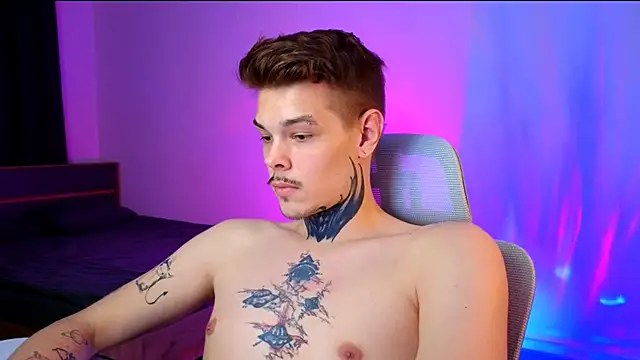 Snapshot of DENIS_HERE chatting on February 16, 2026, 11:12 pm DENIS HERE online show from February 16, 2026, 11:12 pm