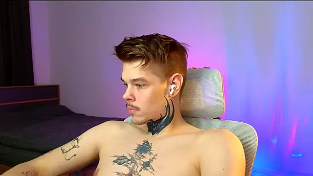 Snapshot of DENIS_HERE chatting on February 17, 2026, 5:08 pm DENIS HERE online show from February 17, 2026, 5:08 pm