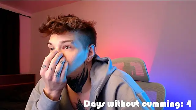 Snapshot of DENIS_HERE chatting on February 23, 2026, 7:33 pm DENIS HERE online show from February 23, 2026, 7:33 pm