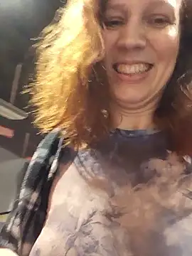 Snapshot of Exhibitionsplit chatting on January 13, 2026, 10:04 pm Exhibitionsplit online show from January 13, 2026, 10:04 pm