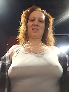 Snapshot of Exhibitionsplit chatting on February 2, 2026, 10:19 pm Exhibitionsplit online show from February 2, 2026, 10:19 pm