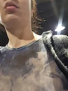 Snapshot of Exhibitionsplit chatting on February 6, 2026, 10:35 pm Exhibitionsplit online show from February 6, 2026, 10:35 pm