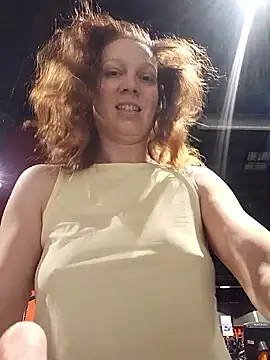 Snapshot of Exhibitionsplit chatting on February 14, 2026, 10:28 pm Exhibitionsplit online show from February 14, 2026, 10:28 pm