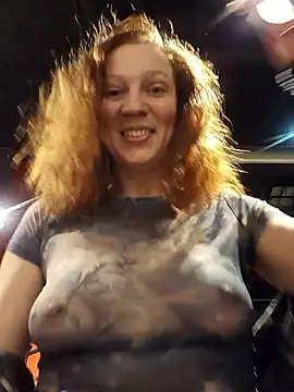 Snapshot of Exhibitionsplit chatting on March 5, 2026, 11:12 pm Exhibitionsplit online show from March 5, 2026, 11:12 pm