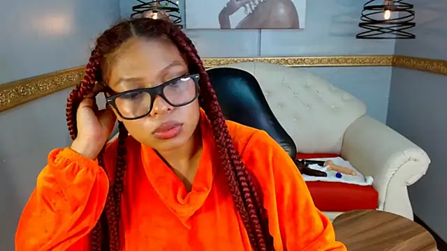 Naomi Tylers online show from November 1, 2025, 10:23 pm