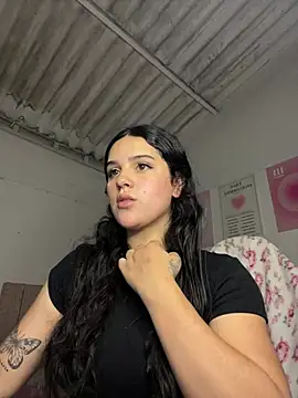 Snapshot of violet-333 chatting on May 25, 2026, 5:08 pm violet-333 online show from May 25, 2026, 5:08 pm