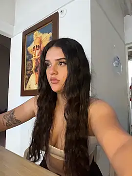 Snapshot of violet-333 chatting on June 10, 2026, 7:02 pm violet-333 online show from June 10, 2026, 7:02 pm