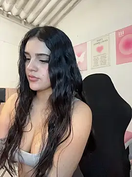Snapshot of violet-333 chatting on June 13, 2026, 5:55 pm violet-333 online show from June 13, 2026, 5:55 pm