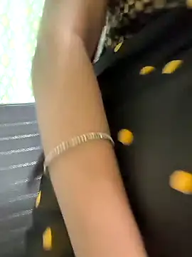 Snapshot of Shreya727 chatting on October 19, 2025, 6:41 pm Shreya727 online show from October 19, 2025, 6:41 pm