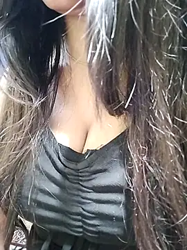 Snapshot of Shreya727 chatting on November 18, 2025, 7:51 pm Shreya727 online show from November 18, 2025, 7:51 pm