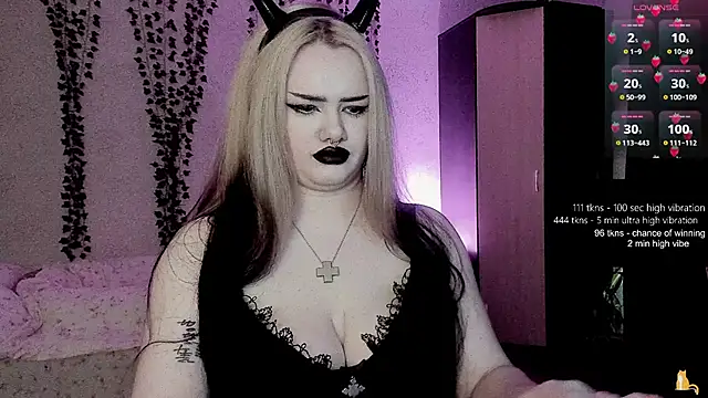 strawberry elfcat online show from May 30, 2026, 3:03 am