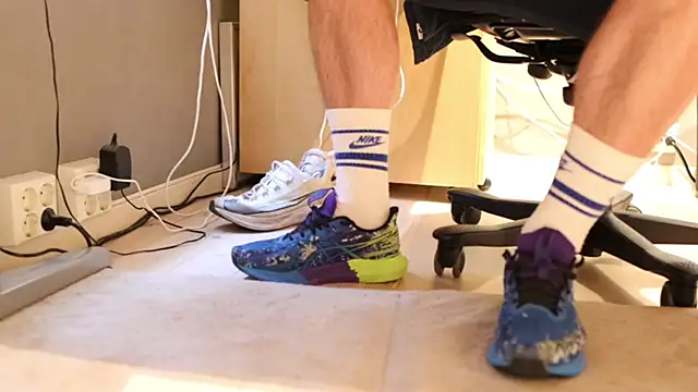 Snapshot of SneakerMaster_ chatting on July 29, 2026, 6:11 am SneakerMaster online show from July 29, 2026, 6:11 am
