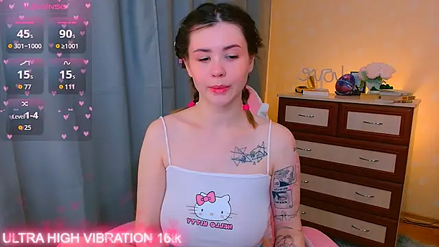 cutie mili online show from October 16, 2025, 7:42 am