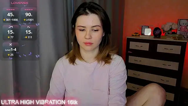 cutie mili online show from December 2, 2025, 6:41 am