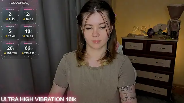 Snapshot of cutie_mili chatting on March 10, 2026, 4:45 pm cutie mili online show from March 10, 2026, 4:45 pm