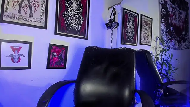 irregular fetish  online show from May 29, 2026, 10:41 pm