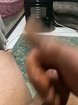 Snapshot of azginnn35 chatting on February 4, 2026, 10:47 pm azginnn35 online show from February 4, 2026, 10:47 pm