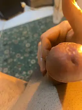 Snapshot of azginnn35 chatting on February 22, 2026, 11:25 pm azginnn35 online show from February 22, 2026, 11:25 pm