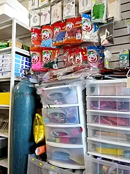 Mia Novikov online show from December 4, 2025, 9:56 pm