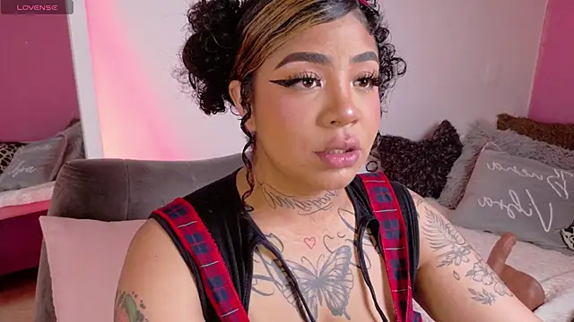 Snapshot of foxxy-lov3 chatting on February 9, 2026, 2:54 pm foxxy-lov3 online show from February 9, 2026, 2:54 pm