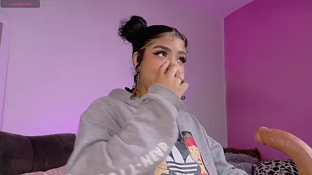 Snapshot of foxxy-lov3 chatting on February 12, 2026, 1:28 pm foxxy-lov3 online show from February 12, 2026, 1:28 pm