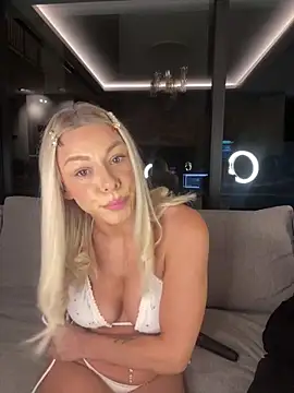 SexOnMyLvL online show from May 6, 2026, 8:25 pm