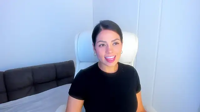 Snapshot of dominique21_ chatting on October 8, 2025, 3:48 am dominique21  online show from October 8, 2025, 3:48 am